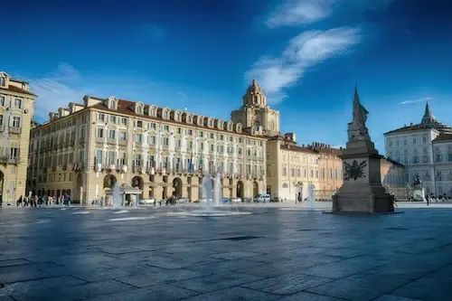 Guided city tour in Turin